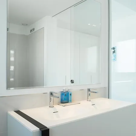 Modern Penthouse Cataleya, *