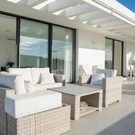 Modern Penthouse Cataleya,
