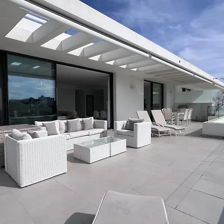 Modern Penthouse Cataleya,